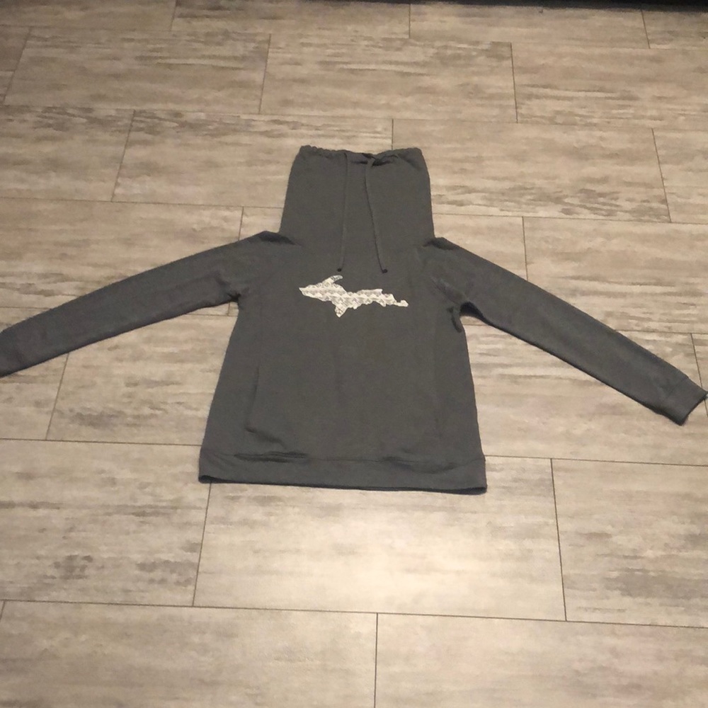 Women’s funnel neck sweatshirt